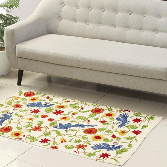 Nature's Magnificence Bird and Floral pattern Wool Area Rug from India (3x5)