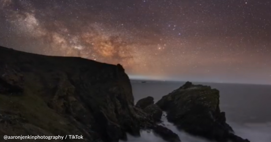 Incredible Timelapse Shows Earth's Rotation Over Two Hours