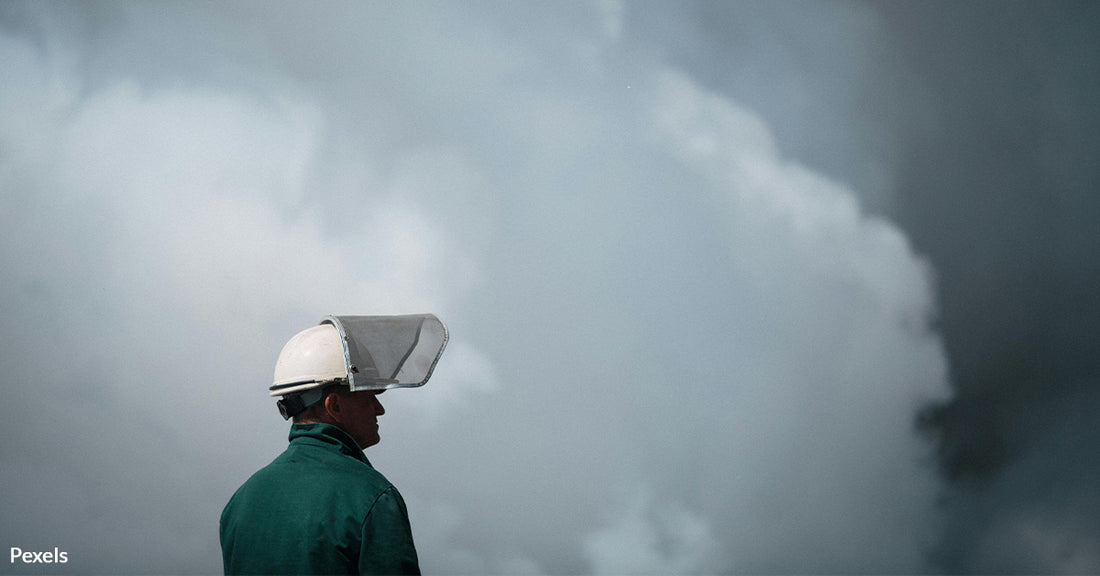 Chlorine Cloud Engulfs Georgia Town, Putting Thousands at Risk, as Chemical Plant Burns