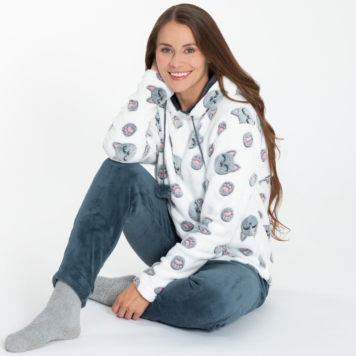 Super Cozy&trade; Cat & Paw Pajama Set