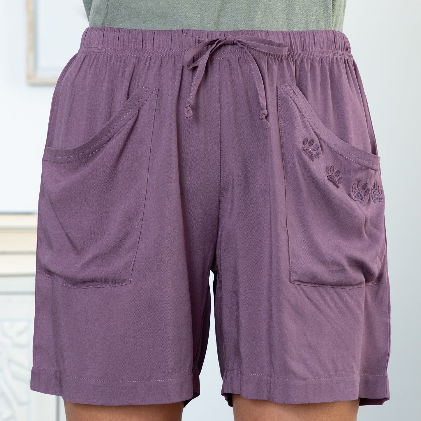 Climbing Paw Print Embroidered Shorts