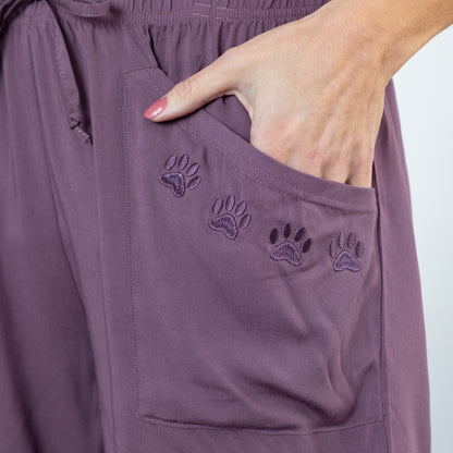 Climbing Paw Print Embroidered Shorts