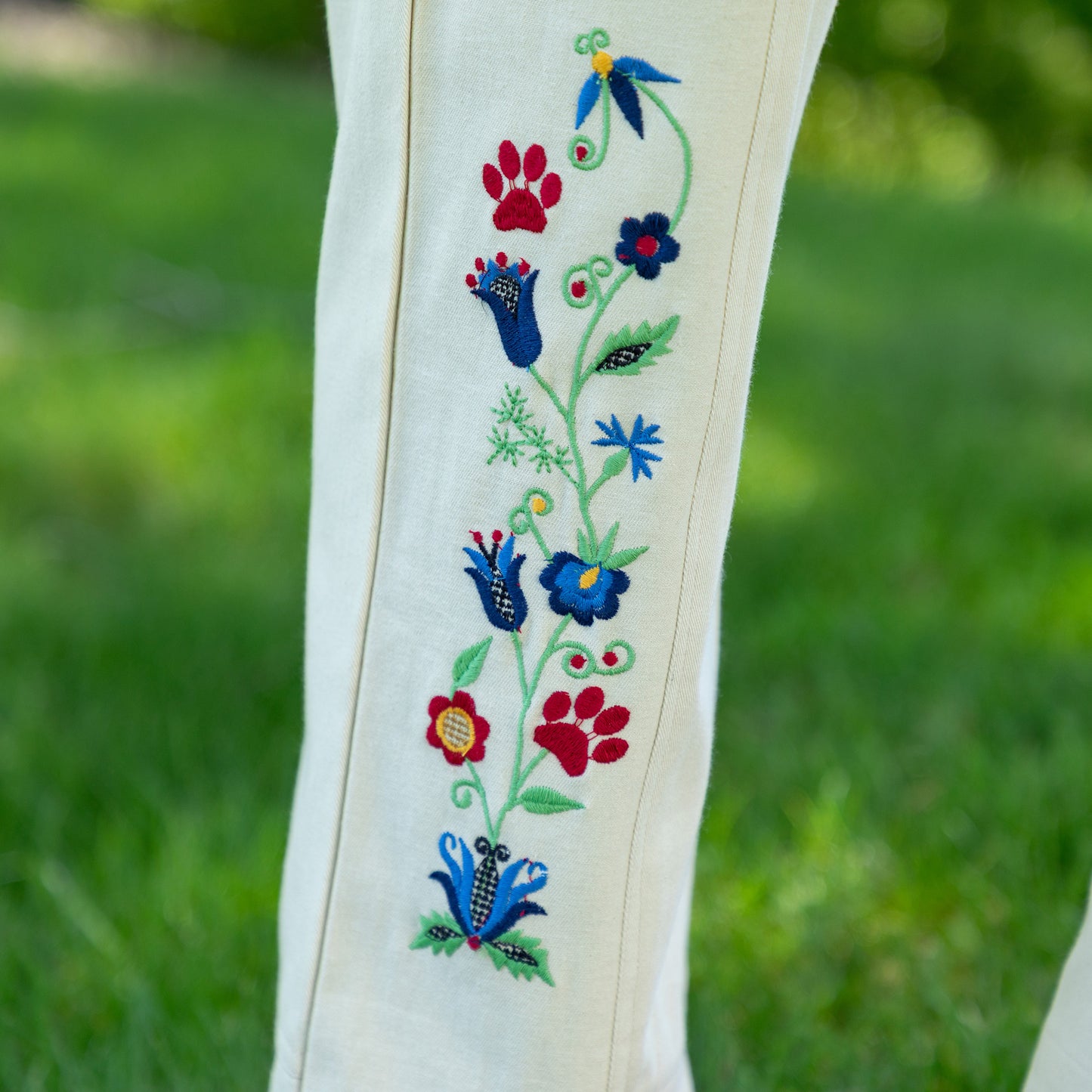Embroidered Paw & Flower Comfort Waist Pants