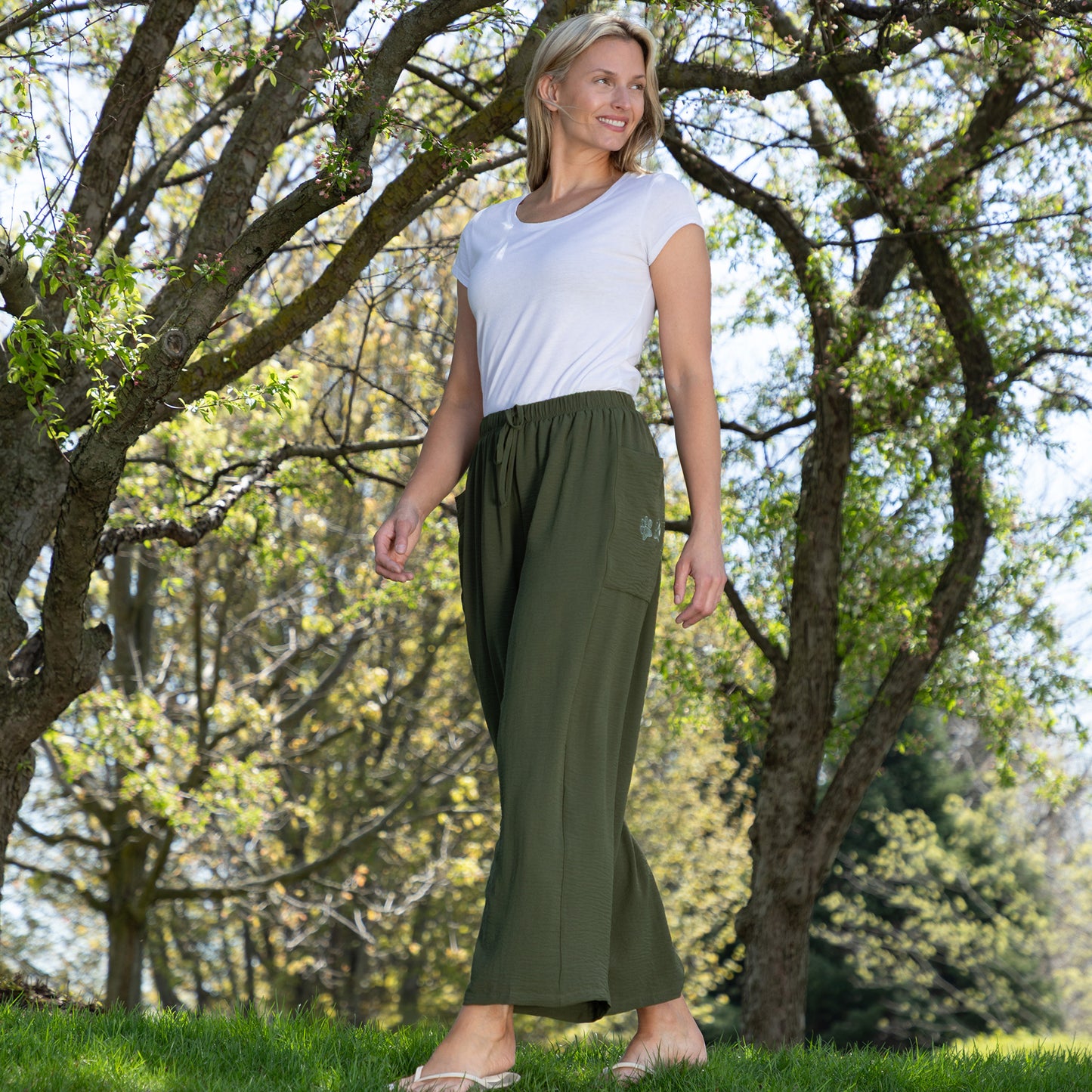 Paw Print Relaxed Lightweight Wide Leg Pants with Pockets