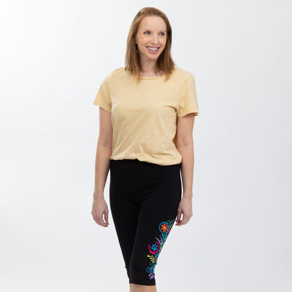Embroidered Stretch Capris