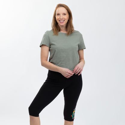Embroidered Stretch Capris
