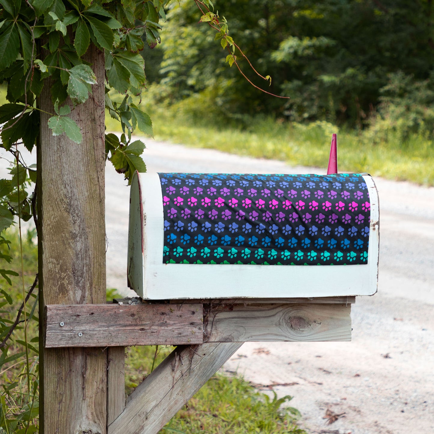 Rainbow Paws Magnetic Fabric Mailbox Cover