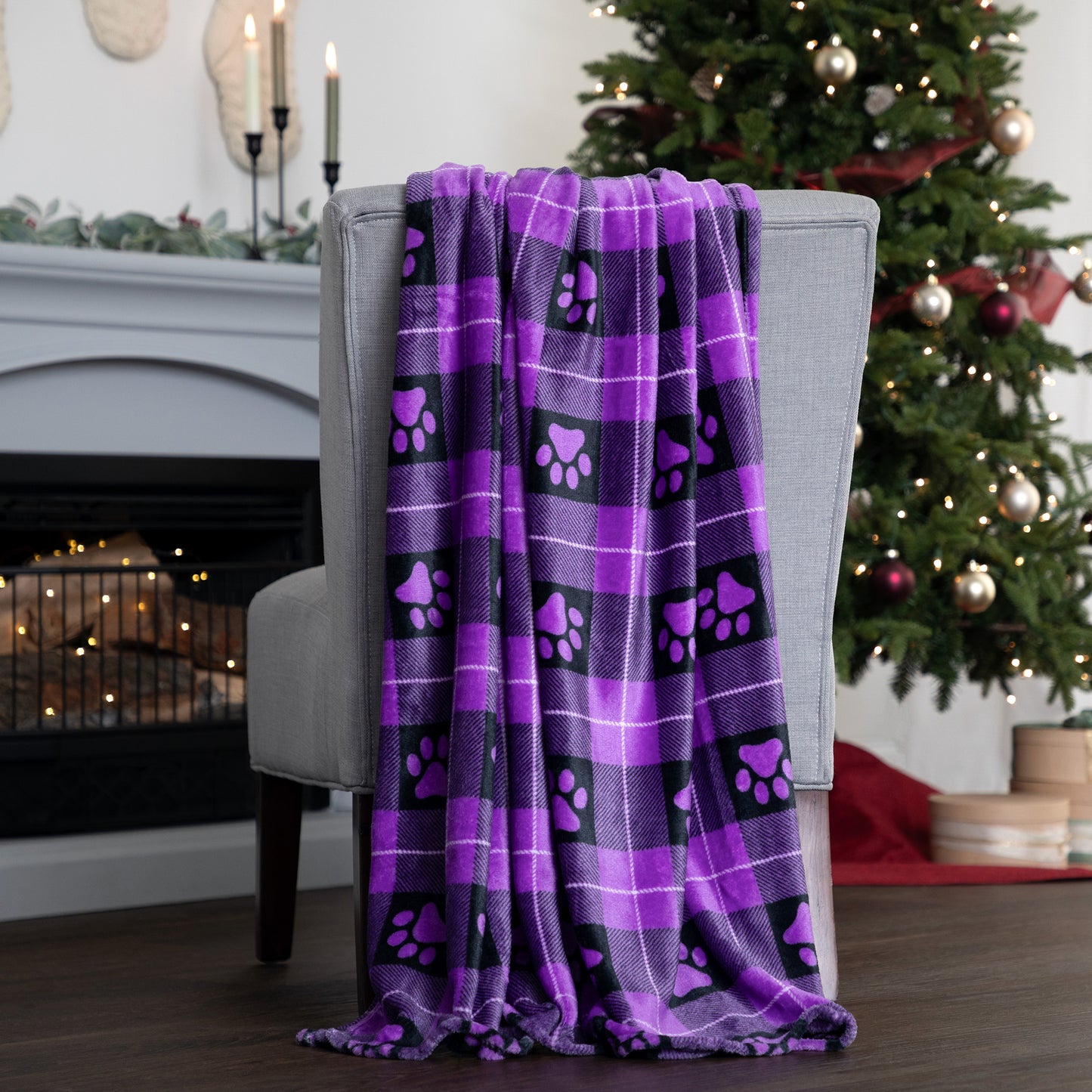 Super Cozy&trade; Fleece Paw Print Throw Blanket