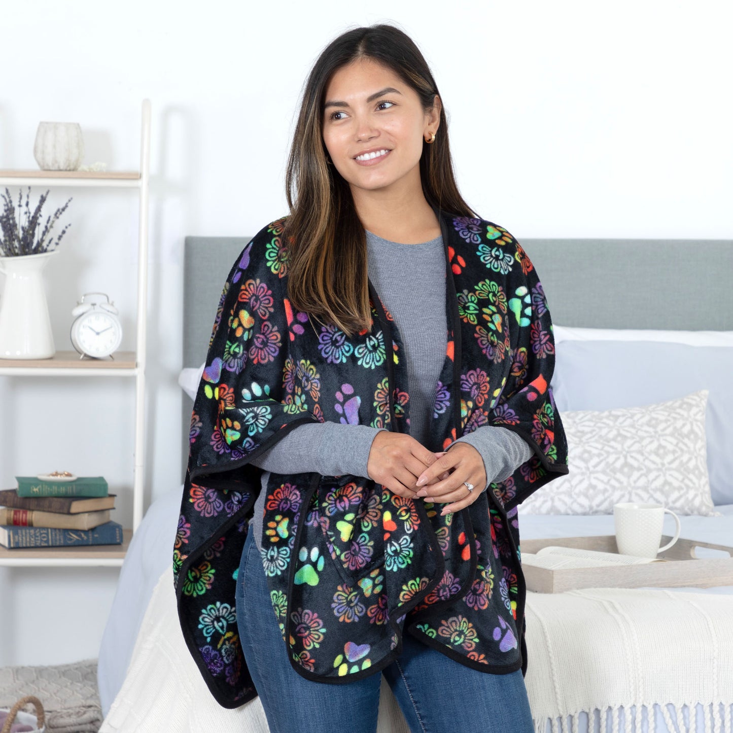 Super Cozy&trade; Paw Print Pocket Shawl