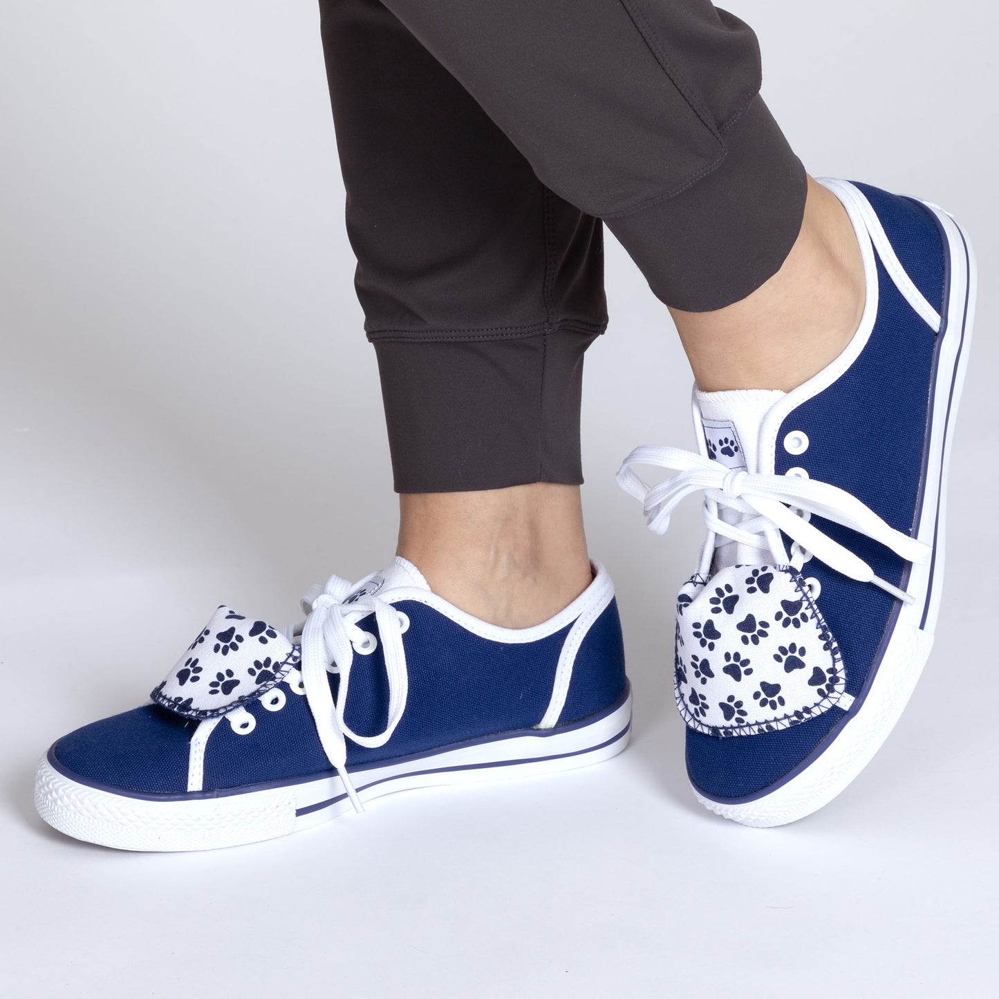 Women's Paw Print Low Top Shoes