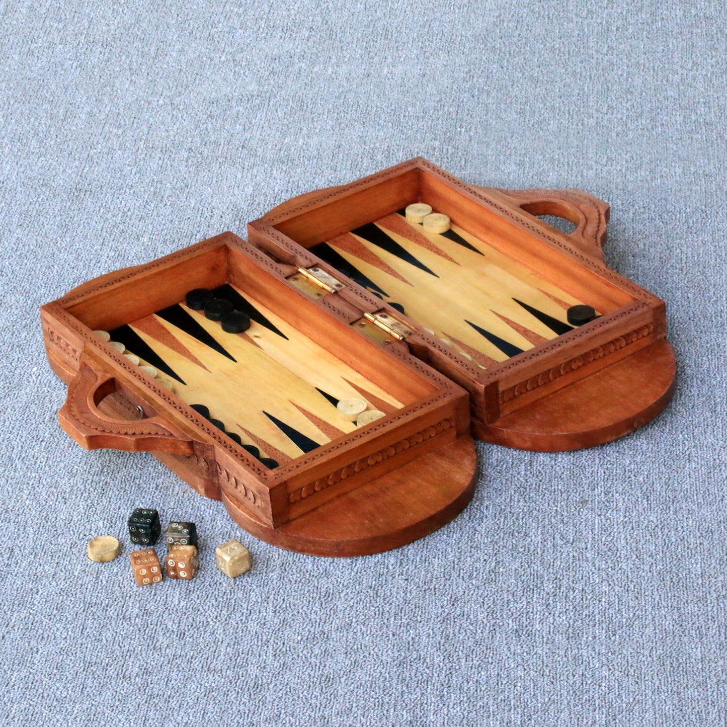 Lion Meets Bull Wood backgammon set