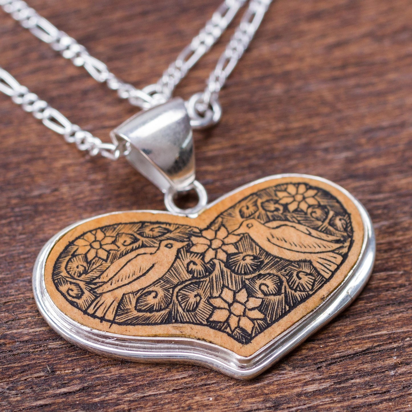 Lovebirds Gourd Heart Shaped Necklace