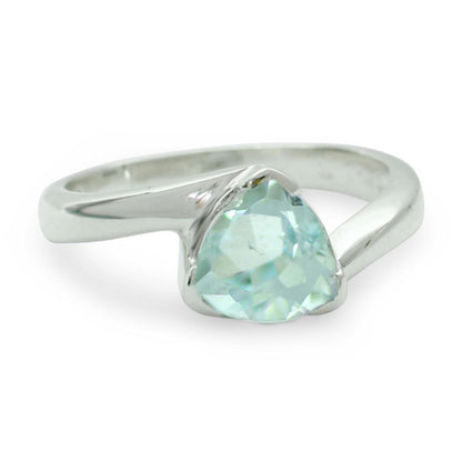 Scintillating Jaipur Hand Made Solitaire Blue Topaz Ring in Sterling Silver