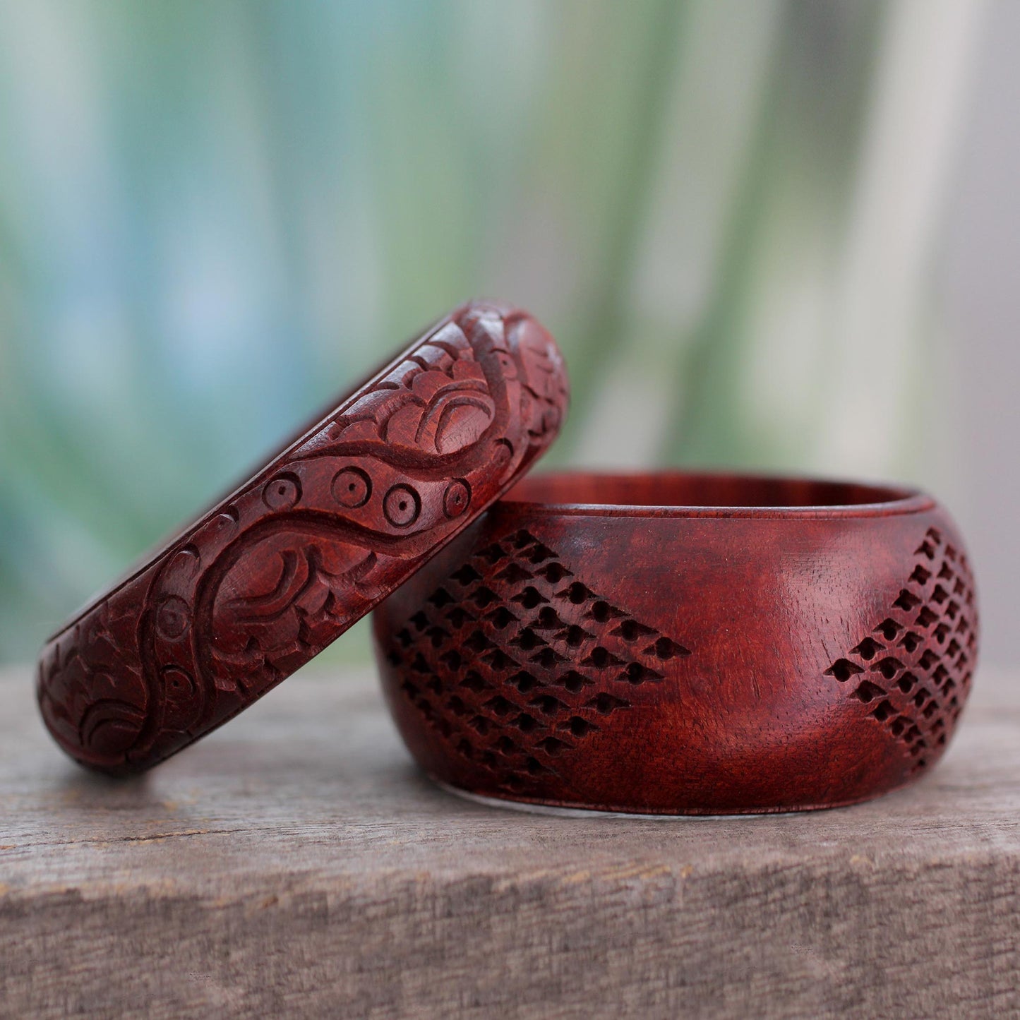 India Romance Artisan Crafted Floral Mango Wood Bangle Bracelets (Pair)