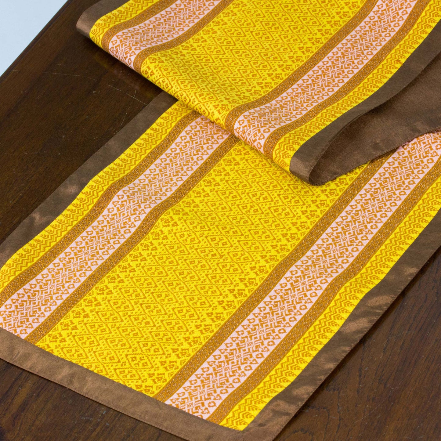 Honey Dew Cotton table runner