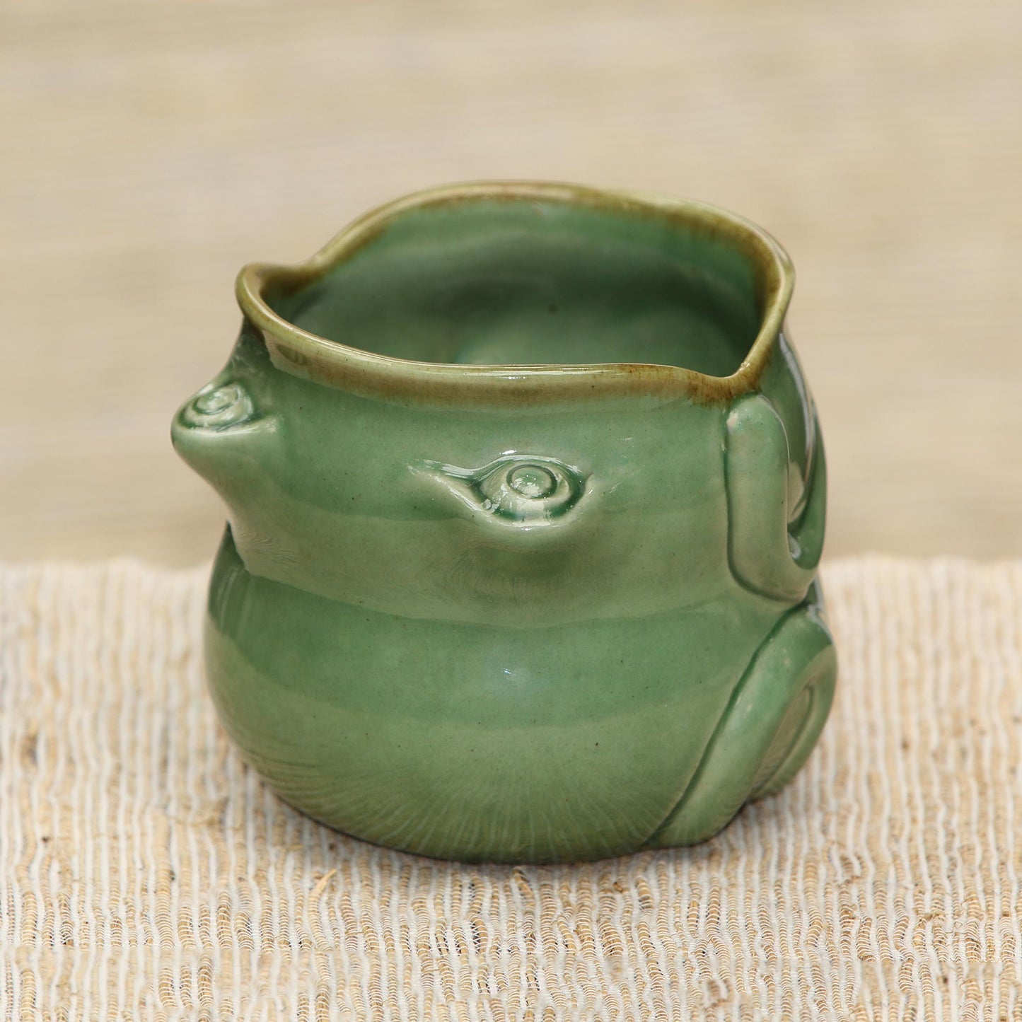 Opera Frog Handcrafted Frog Shaped Glazed Ceramic Salt Cellar