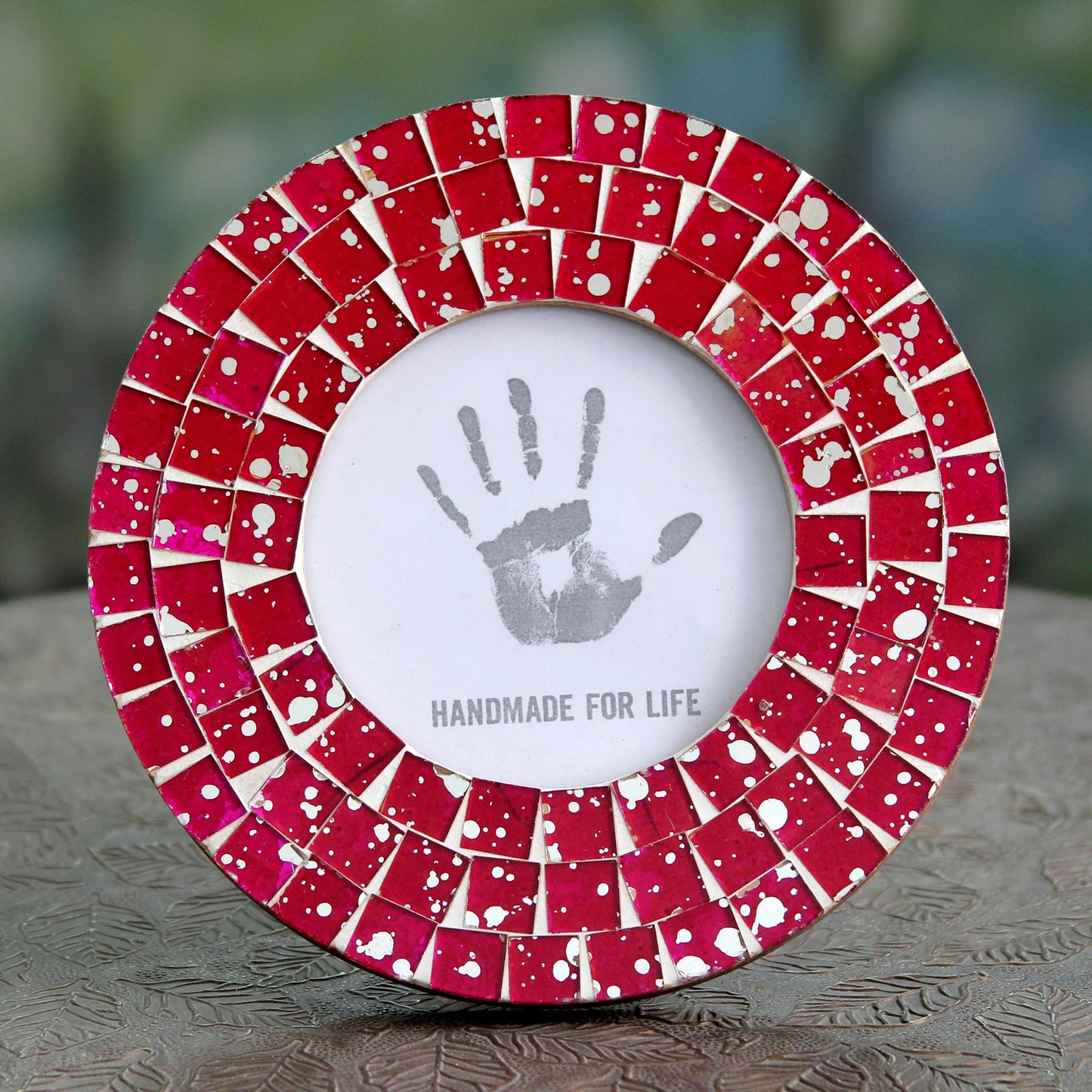 Red Ruby Handcrafted Round Red Mosaic Picture Frame (4 x 4)