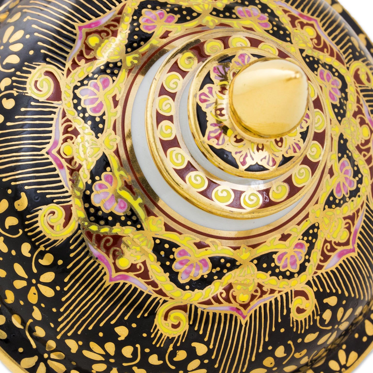 Thai Royal Pride Hand Painted Thai Decorative Benjarong Porcelain Jar