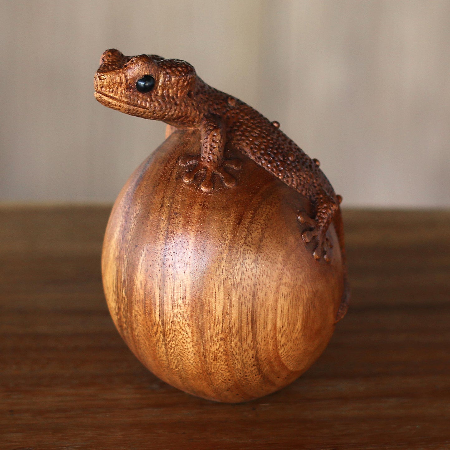 Watching Gecko Suar Wood Sculpture