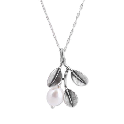 Iridescent Pear Mexican Necklace with Cultured Pearl and 925 Silver Leaves