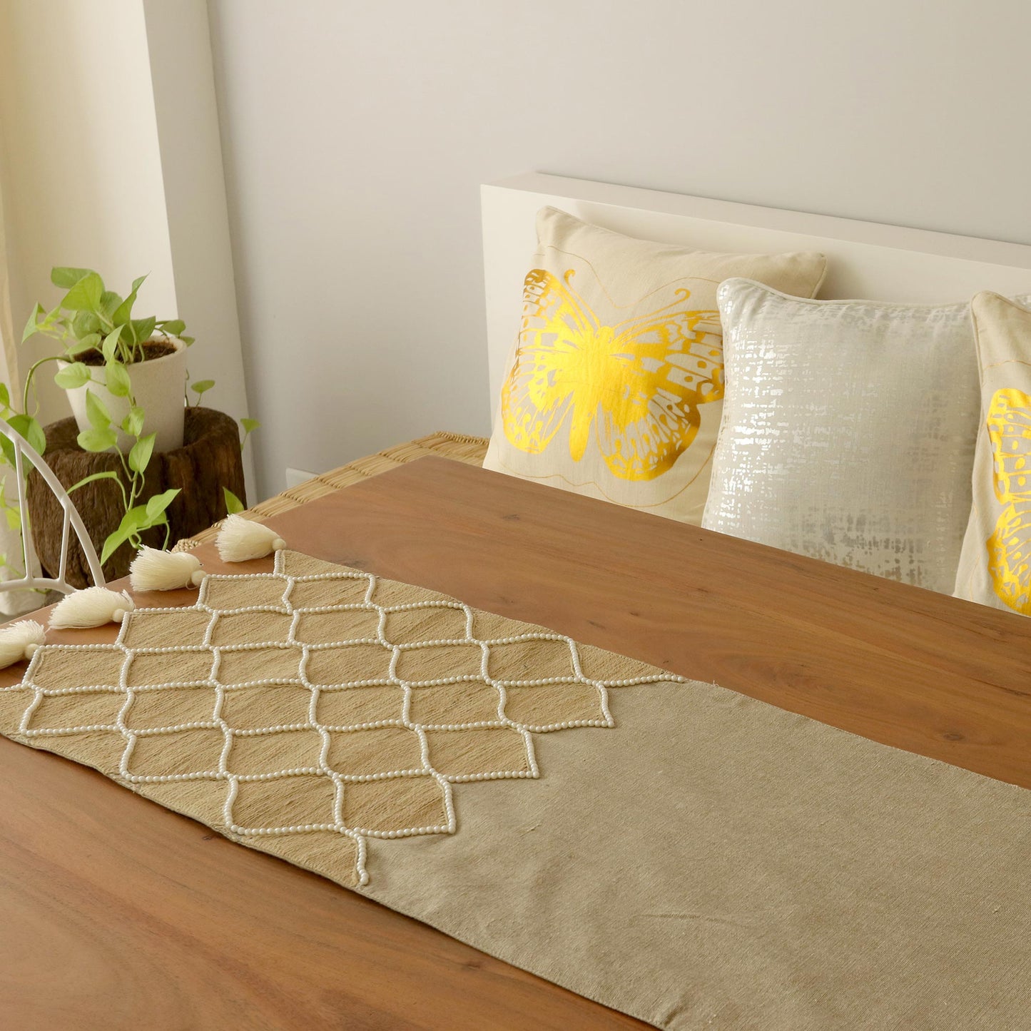 Classic Honeycomb Cotton Jute Beige Beaded Embroidered Table Runner