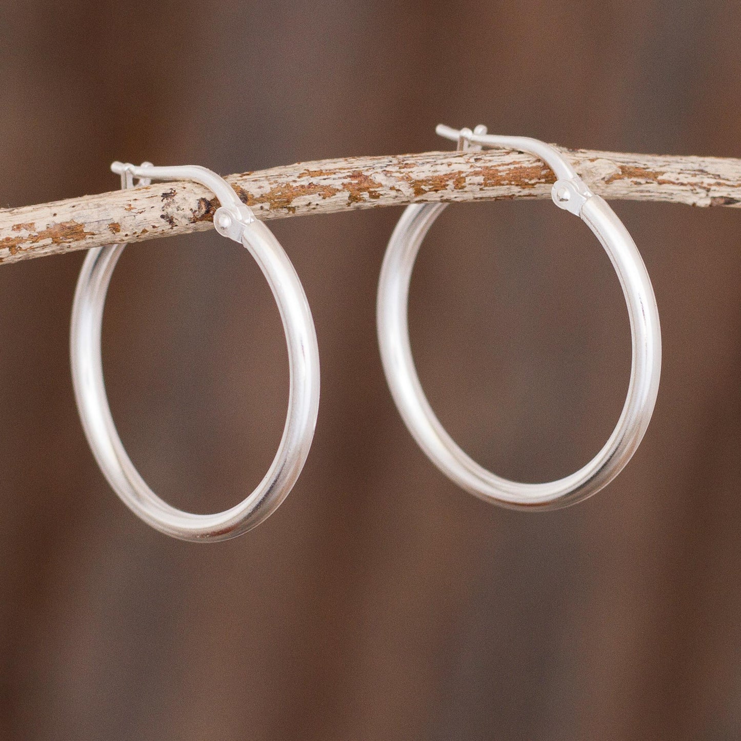 Eternal Gleam High-Polish 925 Sterling Silver Hoop Earrings from Peru