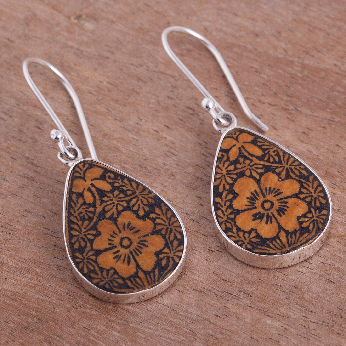 Margarita Garden Floral Sterling Silver and Pumpkin Shell Earrings from Peru