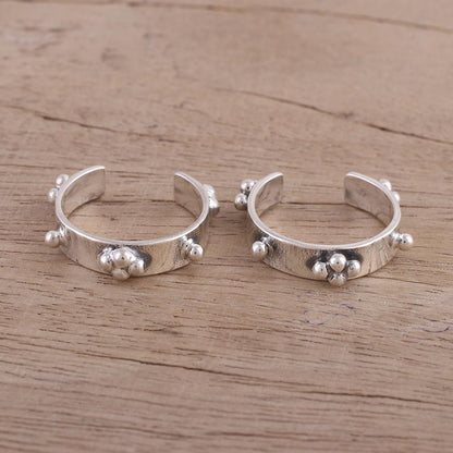 Spot On Pair of Sterling Silver Toe Rings with Rawa Granules