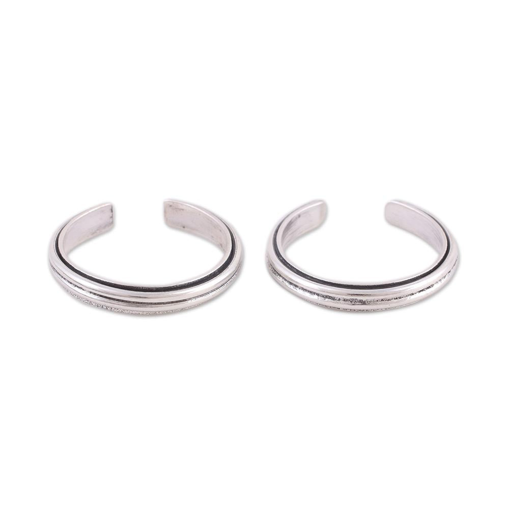 Sleek Lines Sleek Band Style Toe Rings in Sterling Silver (Pair)