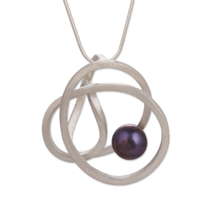 Dark Amazon Nest Modern Silver Necklace with a Dark Grey Cultured Pearl
