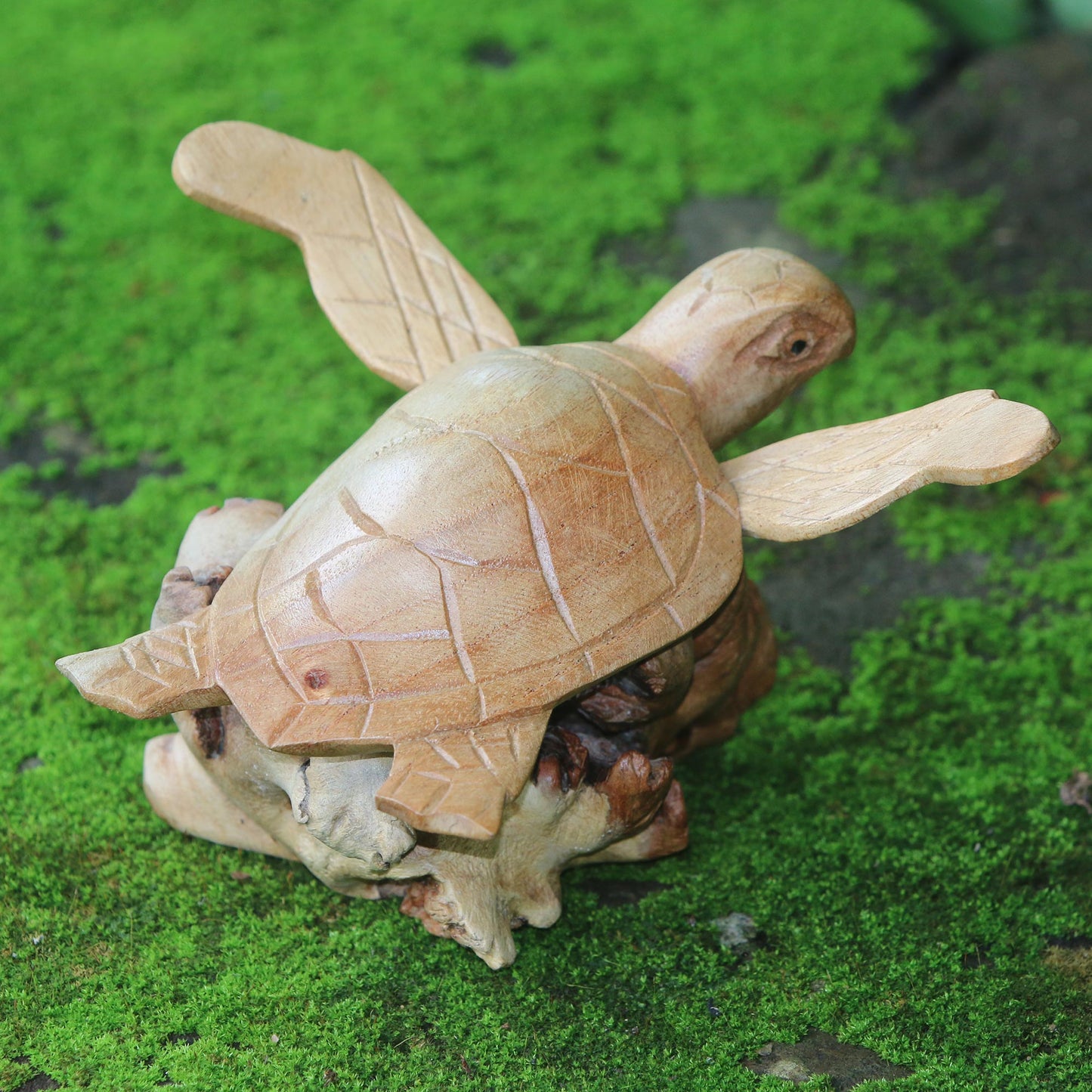 Turtle Current Hand-Carved Ocean Turtle Jempinis Wood Tree Sculpture