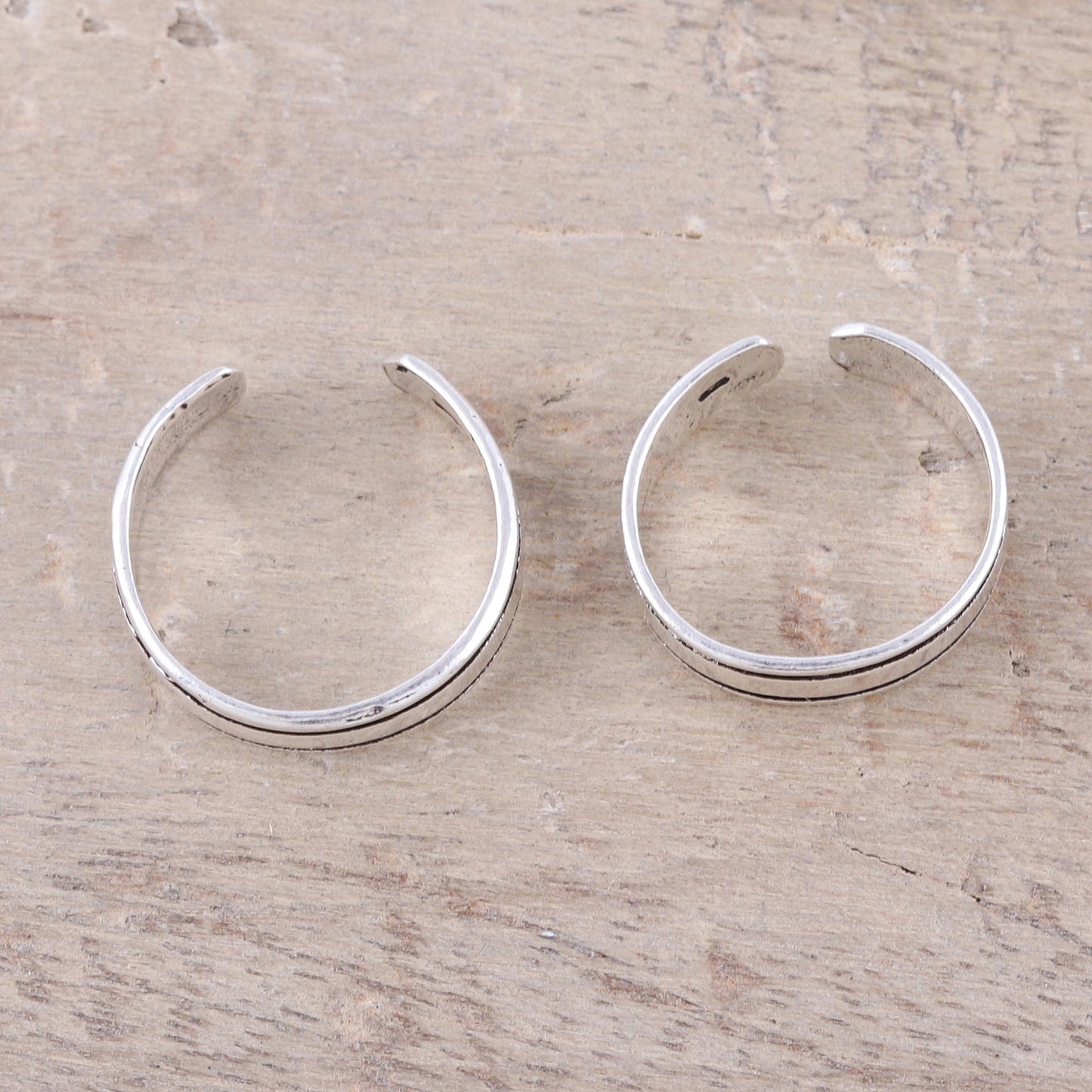 Divine Minimalism Sterling Silver Adjustable Striped Pair of Toe Rings