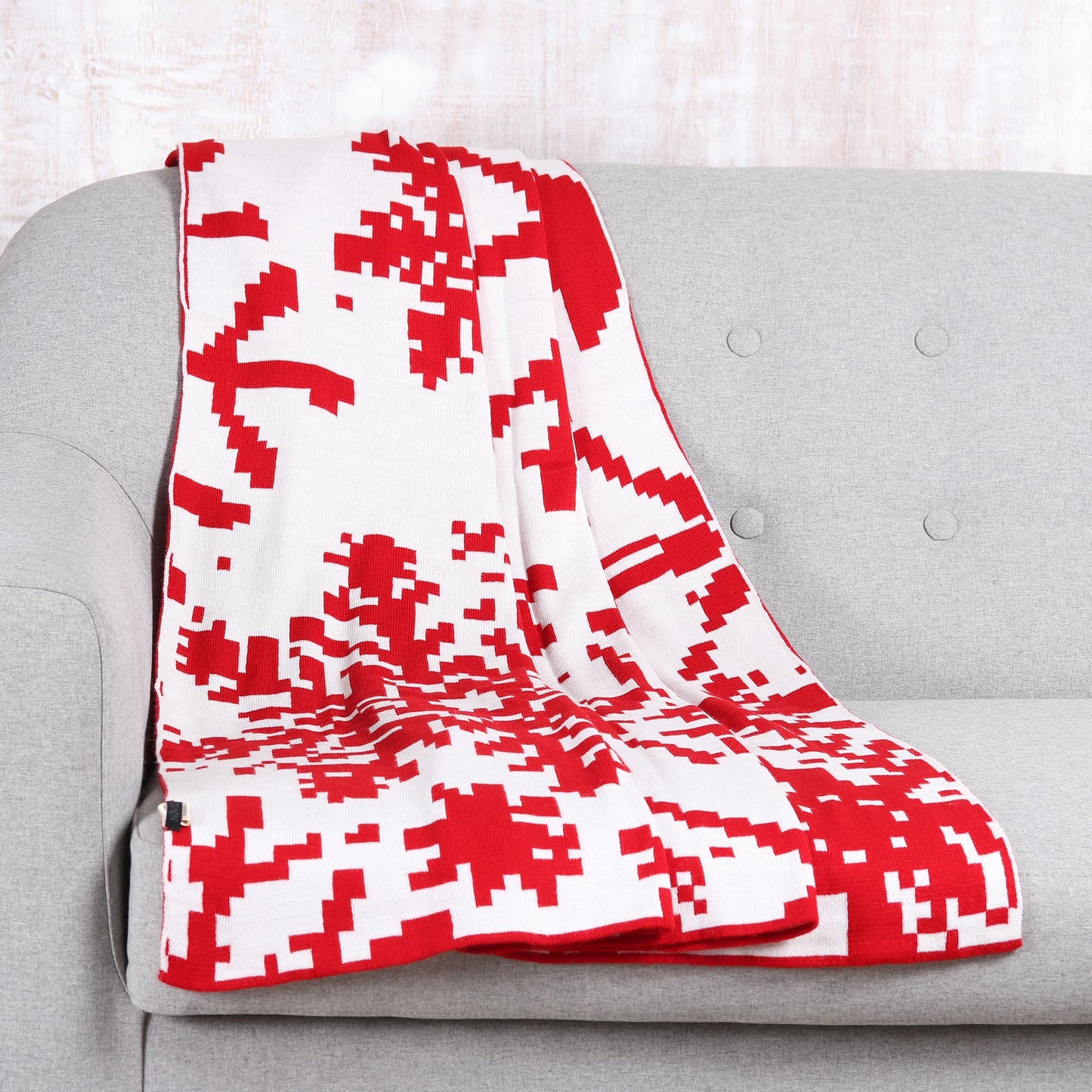 Christmas Fantasy in Poppy Christmas-Themed Knit Throw in Poppy from India