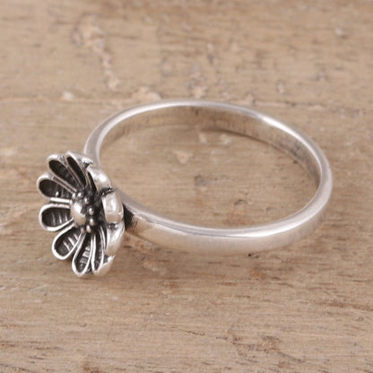 Daisy Appeal Daisy Flower Sterling Silver Cocktail Ring from India