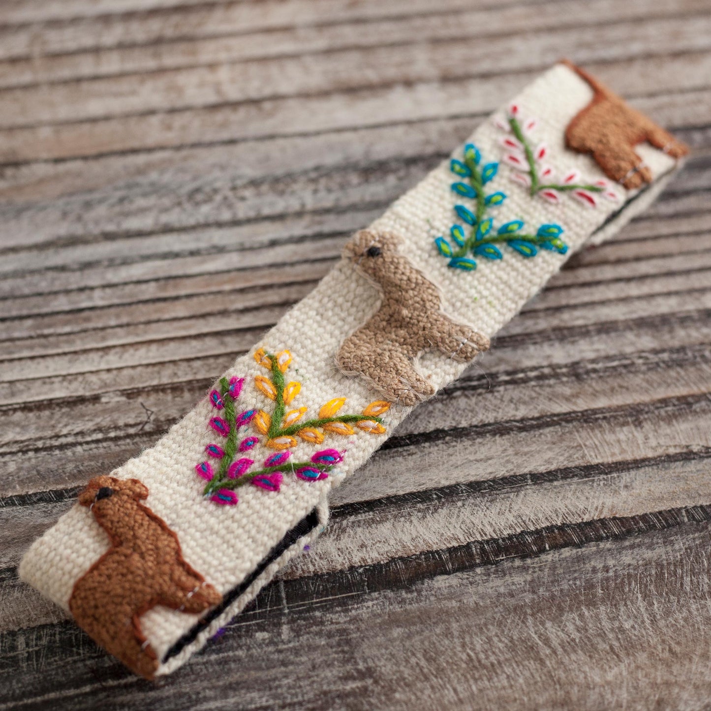 Llama Procession Llama Pattern Wool Headband in Alabaster from Peru