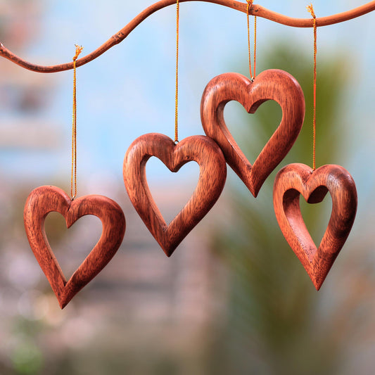 Heart Grain Heart-Shaped Suar Wood Ornaments from Bali (Set of 4)