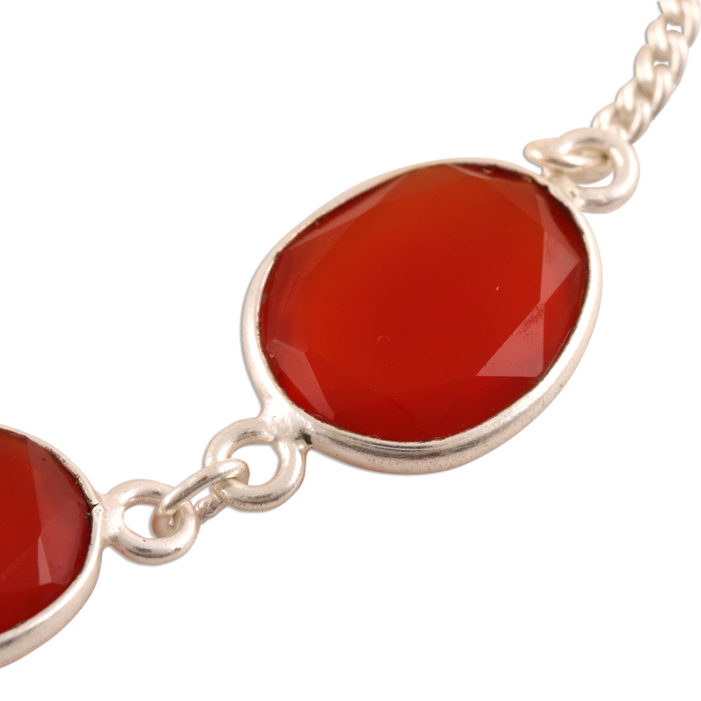 Fiery Glisten 15-Carat Carnelian Link Bracelet from India