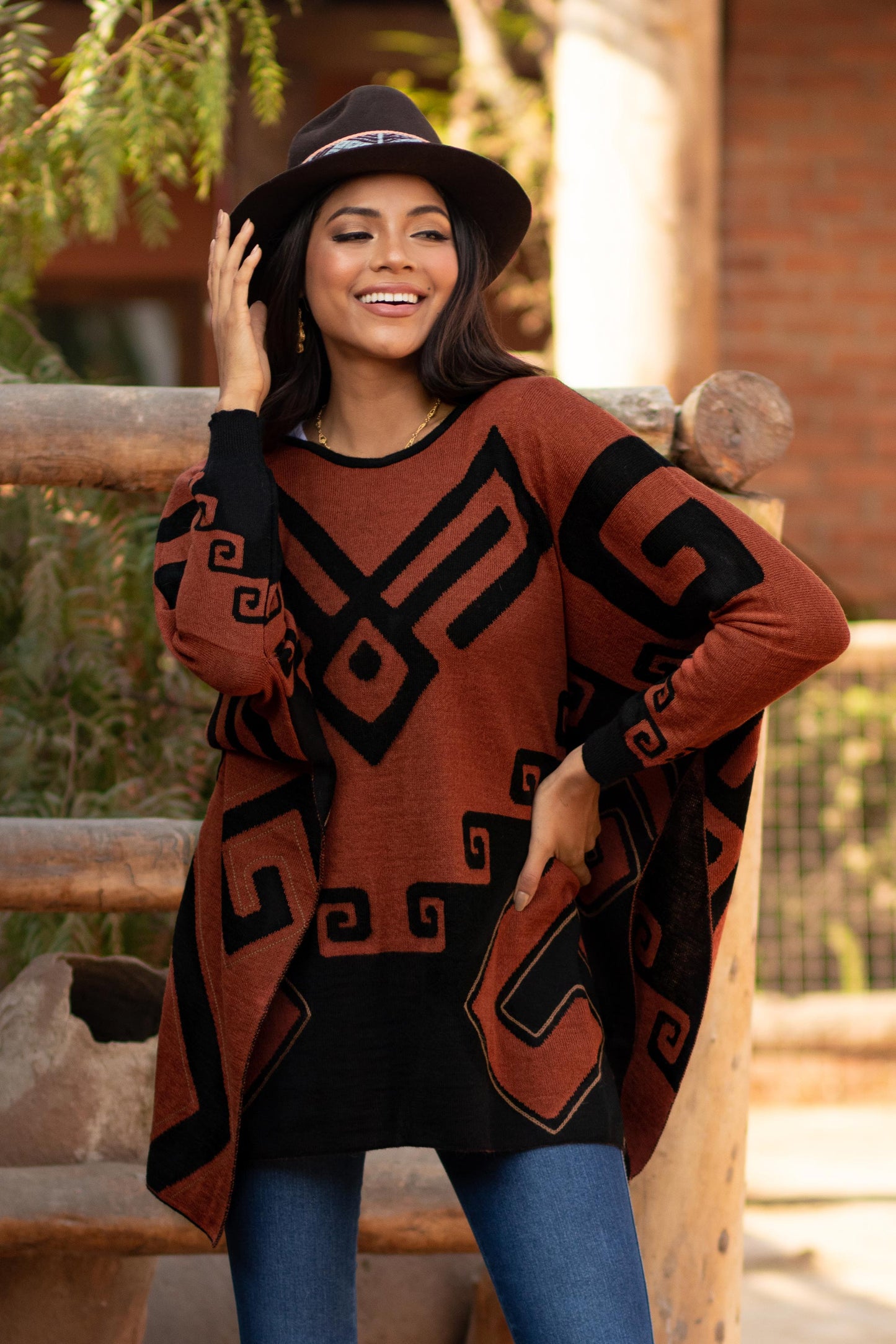 Inca Contrast Black and Russet Alpaca Blend Poncho from Peru