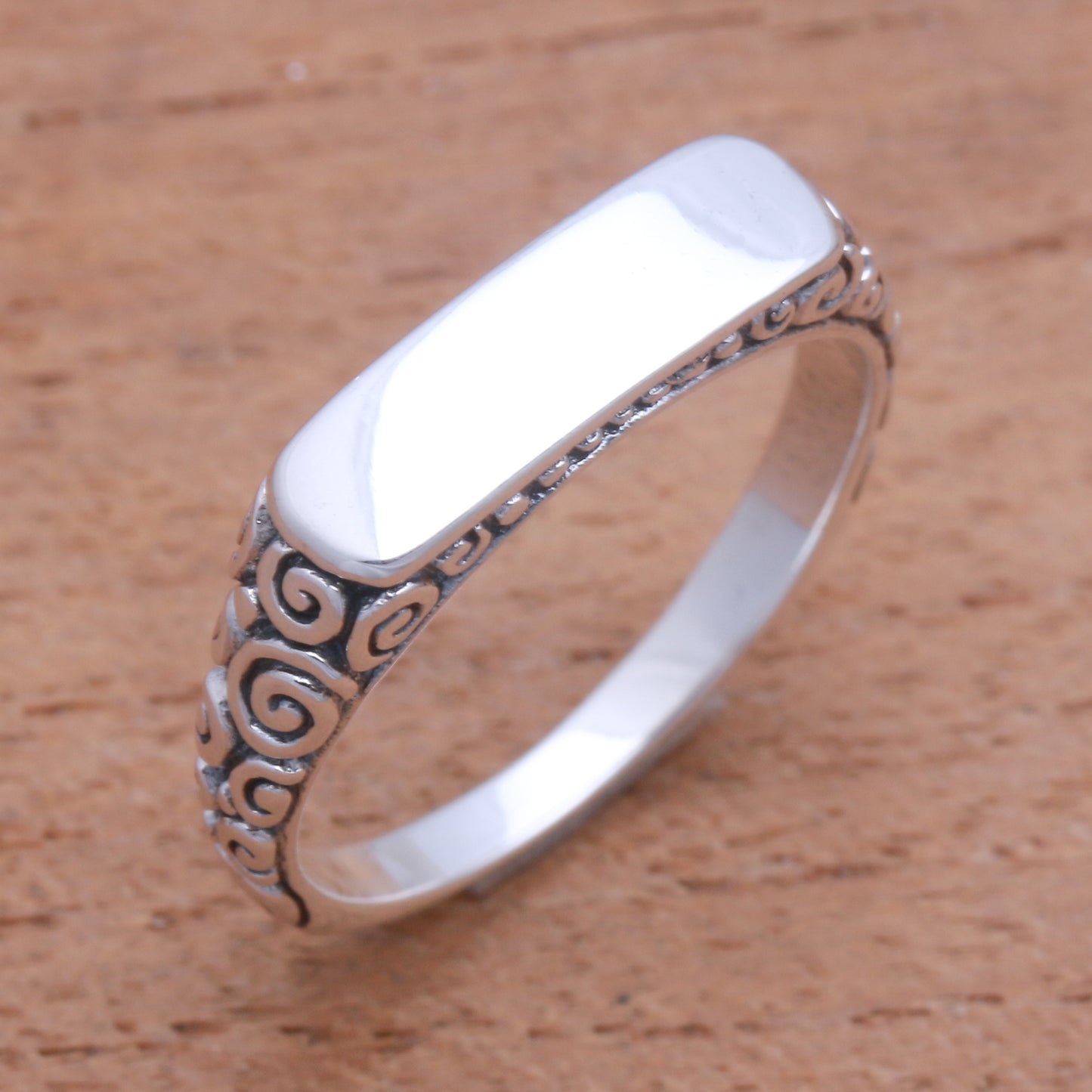 Intaglio Beauty Curl Pattern Sterling Silver Band Ring from Bali